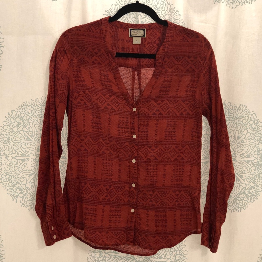 womens long sleeved shirt